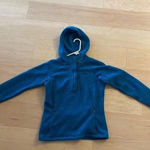 North Face Woman’s Pullover
